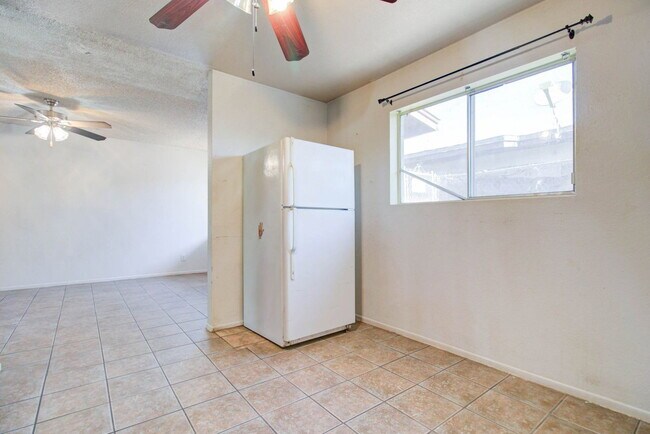 Building Photo - 373 N Williams St