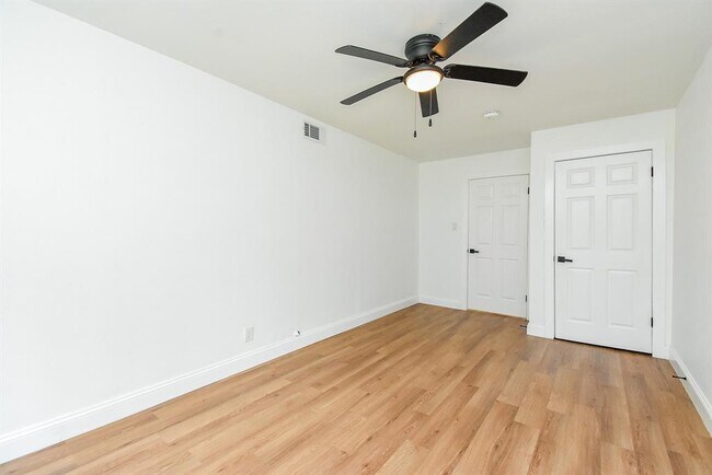 Building Photo - 5019 Stillbrooke Dr