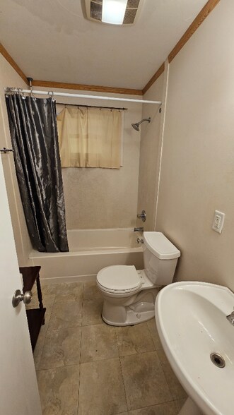 Building Photo - 307 Westfield Ave