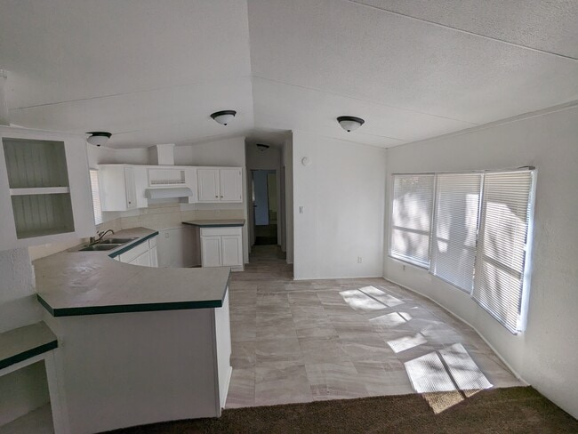 Building Photo - 103 Cardinal Ln
