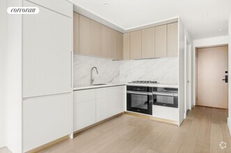 Building Photo - 208 Delancey St