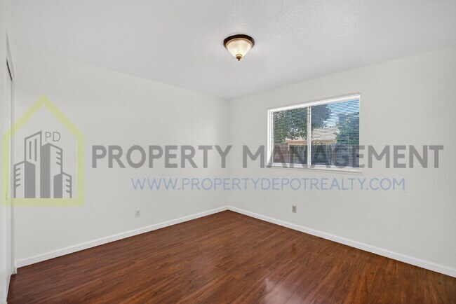 Building Photo - 8991 Fox Creek Dr