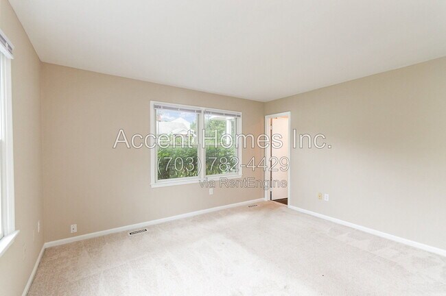 Building Photo - 210 S 26th St