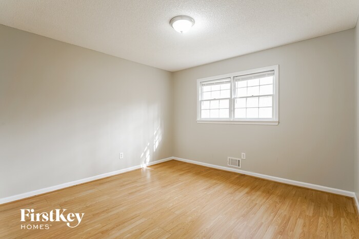 Building Photo - 273 Hollis Cir