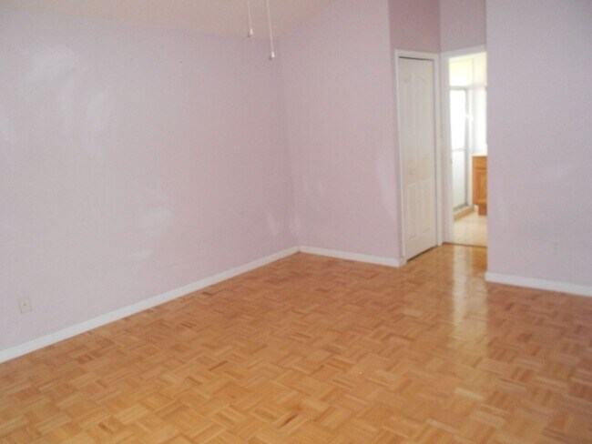 Building Photo - 3/2/2 with home with 1412 living sqft is c...