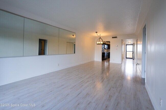 Building Photo - 500 Palm Springs Blvd