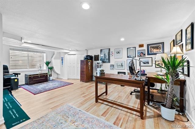 Building Photo - 1065 S Race St