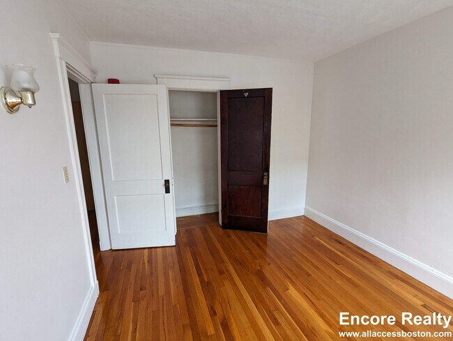 Building Photo - 120 Summer St