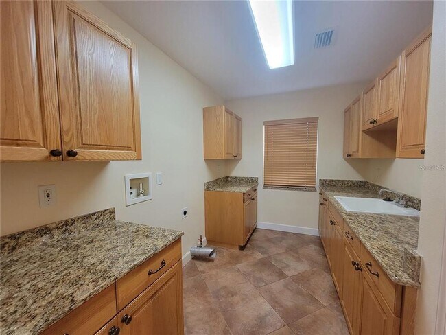 Building Photo - 10209 Thurston Groves Blvd