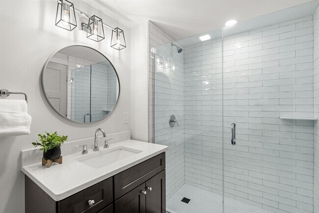 Building Photo - 181 Bennington St