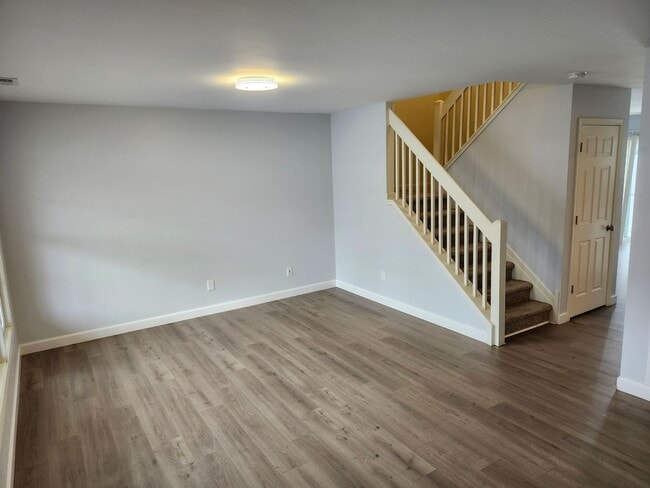 Building Photo - Harrisonburg Townhouse Available for Rent, Spacious 3 BR, 2.5 Baths