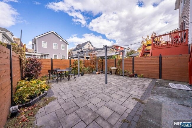 Building Photo - 124 73rd St