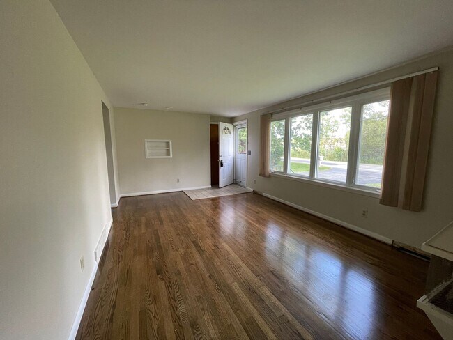 Building Photo - 5894 McKinley Rd