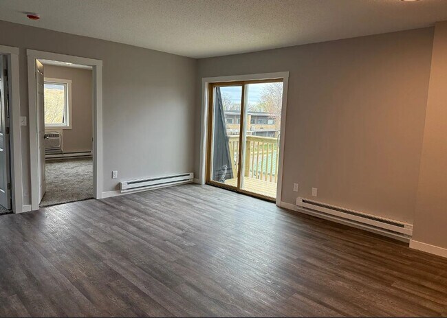 Building Photo - 900 Caledonia St
