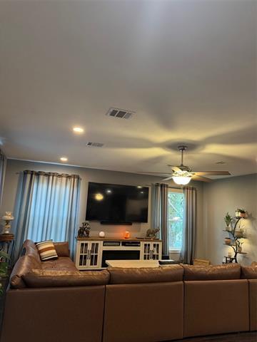 Building Photo - 1014 Scenic Dr