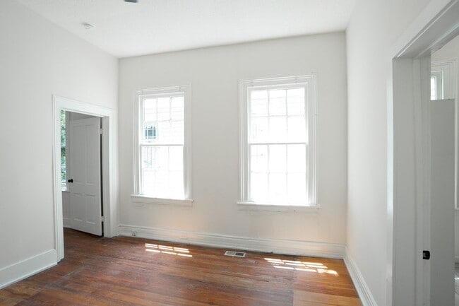Building Photo - 410 3rd St