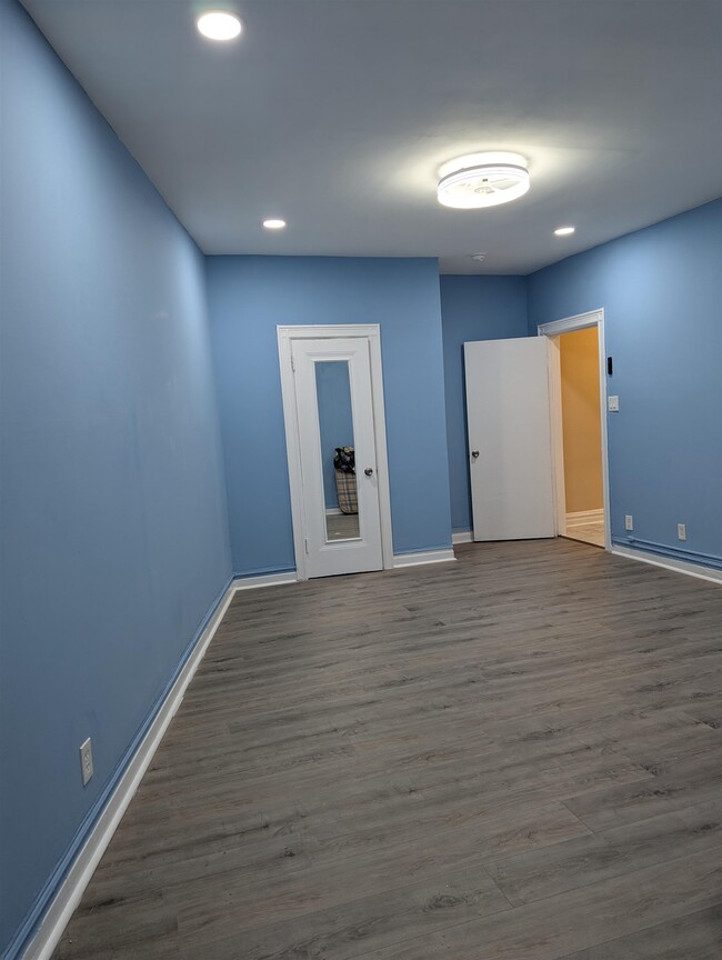 Building Photo - 821 Bergen Ave
