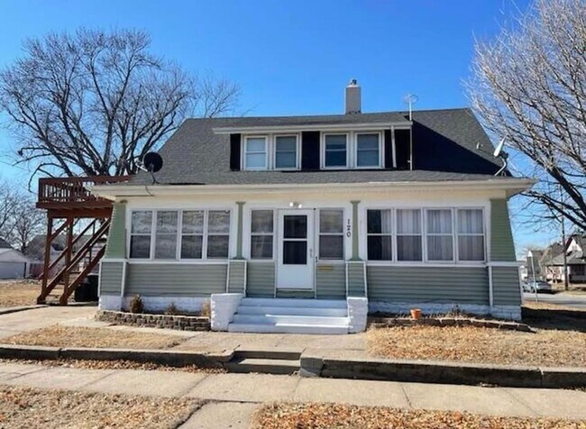 Primary Photo - 120 N 9th St