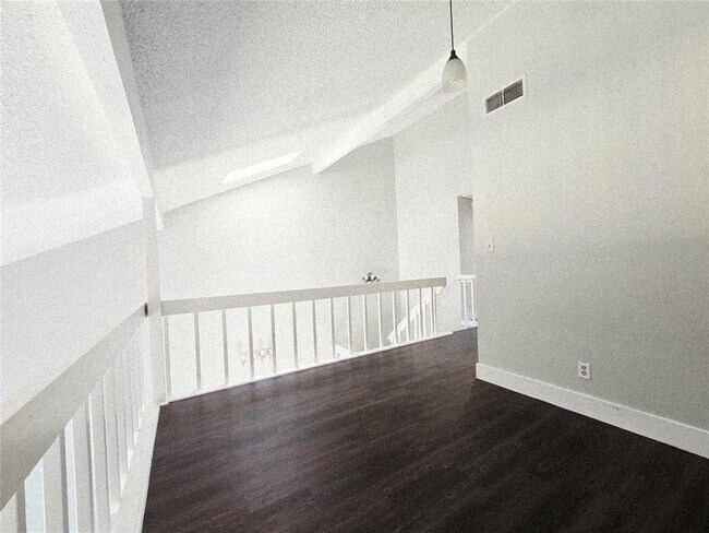 Building Photo - 12625 Newbrook Dr