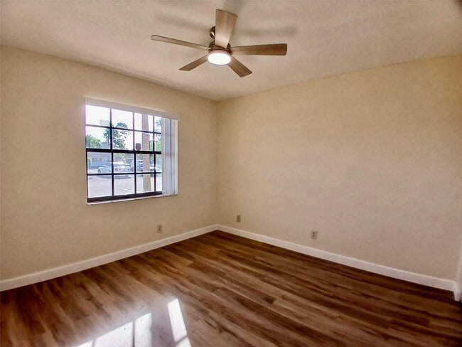 Building Photo - 4131 Oak Terrace Dr