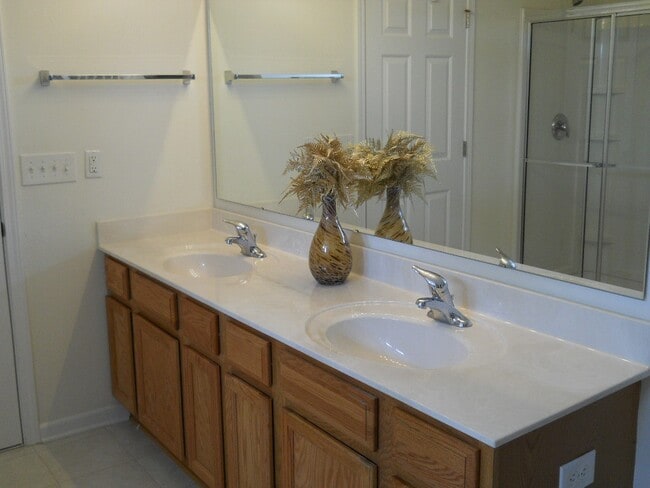 Building Photo - 5130 Graywood Ct