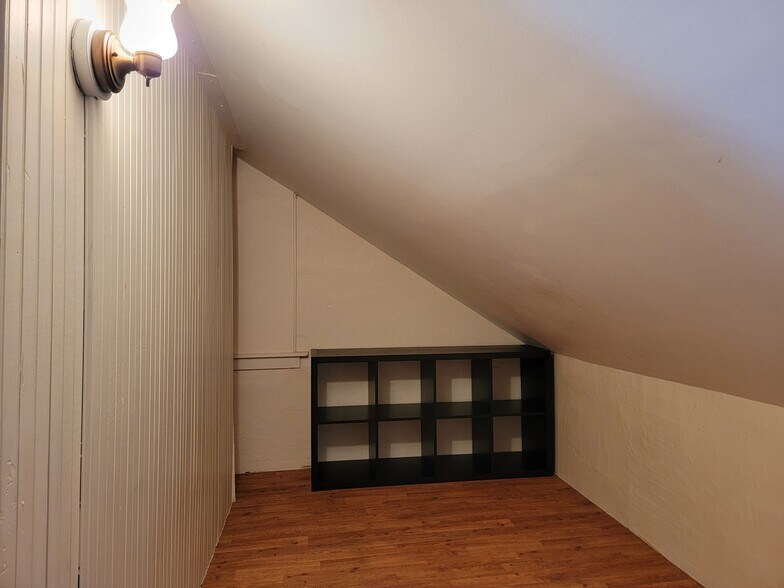 Building Photo - 819 Fruitville Pike