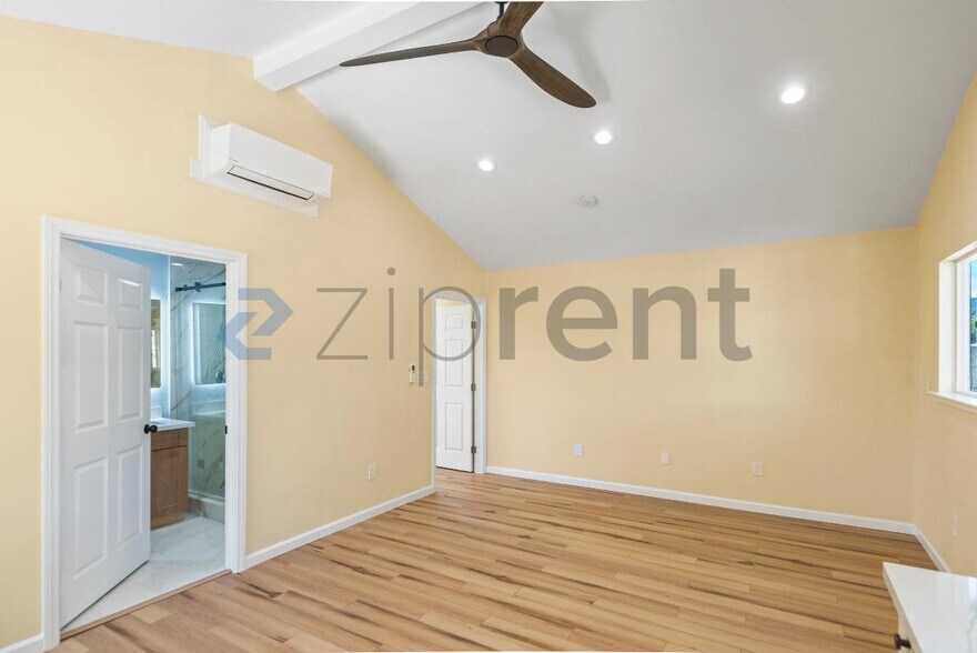 Building Photo - 732 W Edmundson Ave