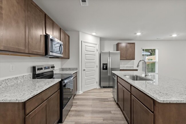 Building Photo - 9948 Sequoyah Cove Dr