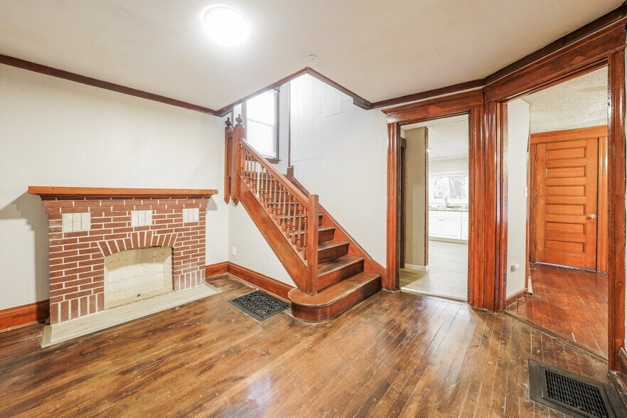 Building Photo - 271 Kirk Ave