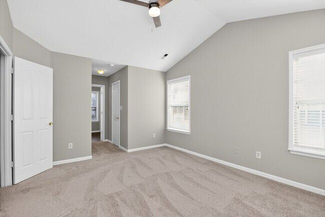 Building Photo - Recently Updated 4BD/2.5BA Home in Melbourne Community of Huntersville!