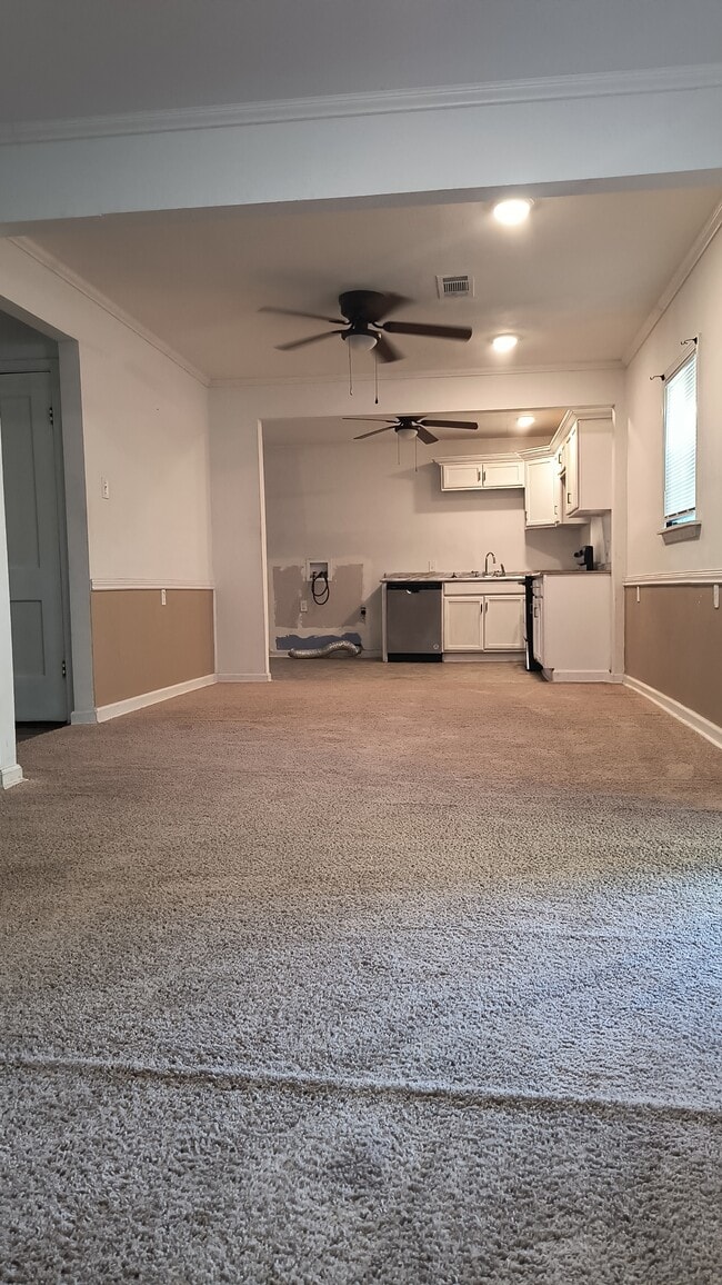 Building Photo - 1602 W 24th Ave