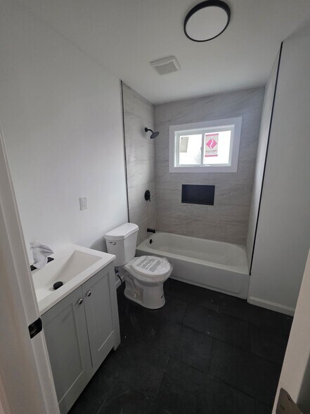 Building Photo - 3061 W 46th St