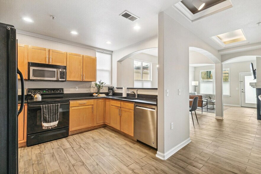 Building Photo - 1727 Pearl St