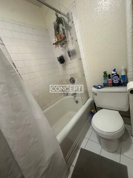 Building Photo - 72 Revere St