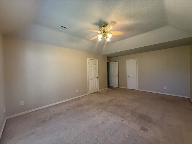 Building Photo - 523 Earls Ct Dr