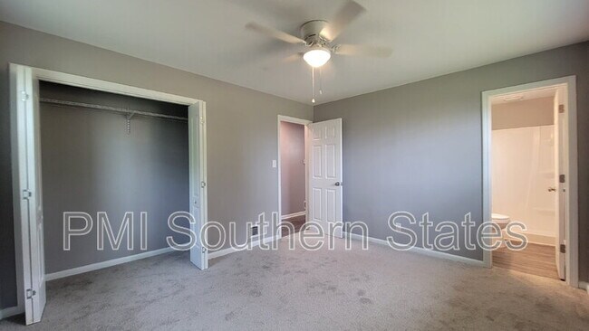 Building Photo - 104 Madison Cir