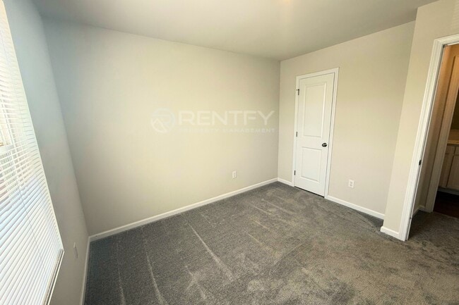 Building Photo - 2802 Legacy Rdg Ln