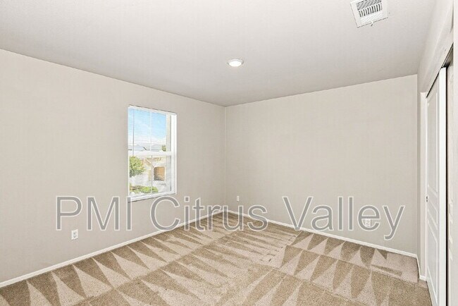 Building Photo - 24613 Round Meadow Dr