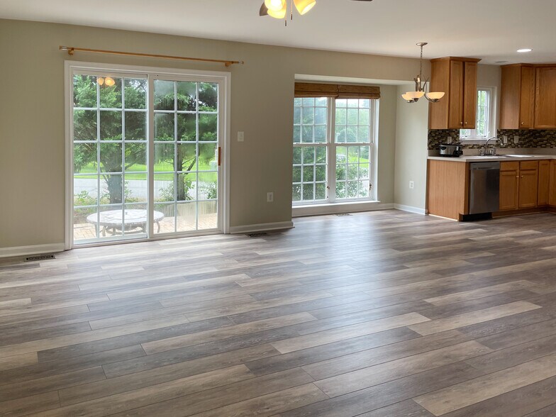 Building Photo - 35270 Overlook Dr