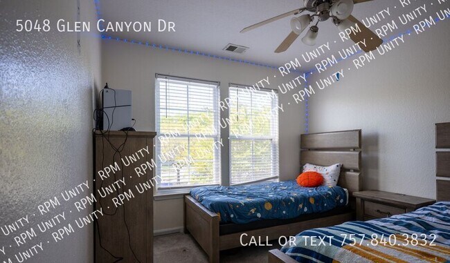 Building Photo - 5048 Glen Canyon Dr