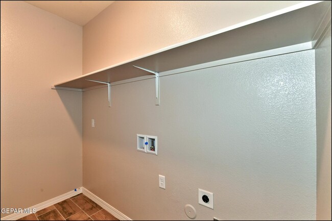 Building Photo - 10716 Drew Pearson Dr