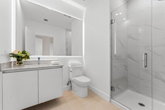 Building Photo - 700 NE 24th St