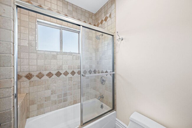 Building Photo - Elegant Dream Escape - Hills of Studio City