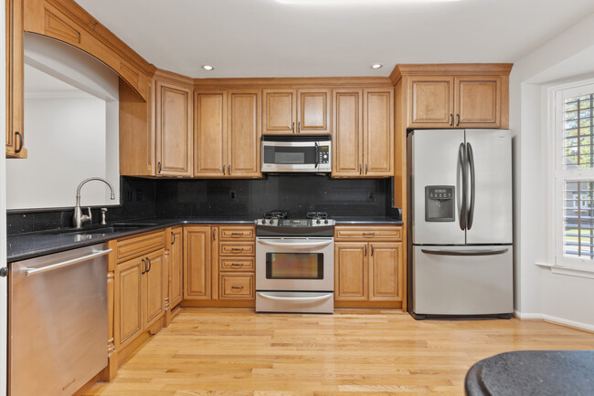 Kitchen - 1021 Hidden Moss Dr