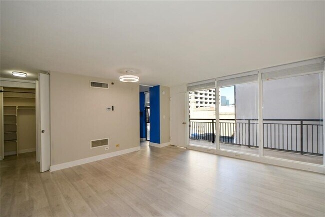 Building Photo - 620 Peachtree St NE