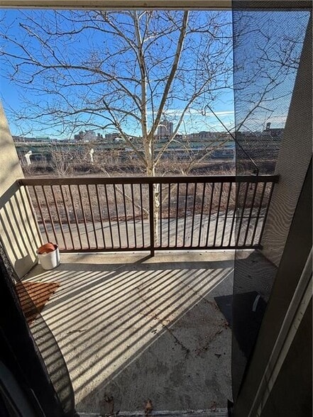 Building Photo - 1000 Providence Pl