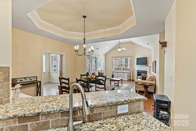 Building Photo - 2369 Stardust Ct