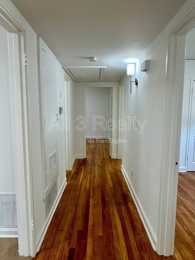 Building Photo - 2927 Brevard Ave