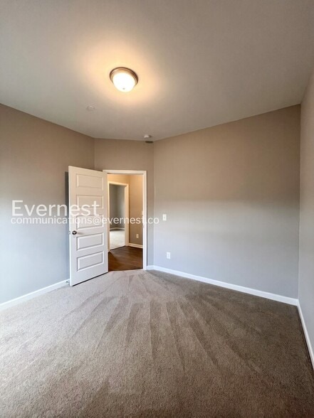 Building Photo - 1036 Echo Rdg Rd
