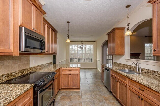 Building Photo - 1661 Jamestown Ave